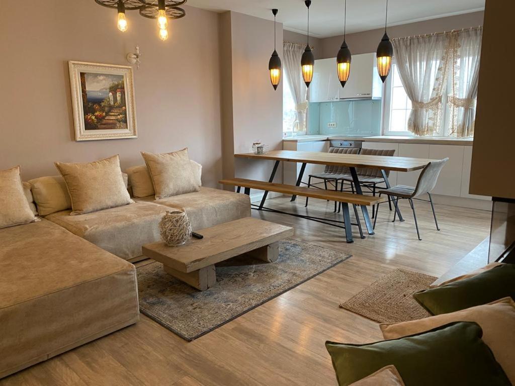 Cozy Lake Front Flat Bequeme Wohnung An Der See 포그라데츠 외부 사진