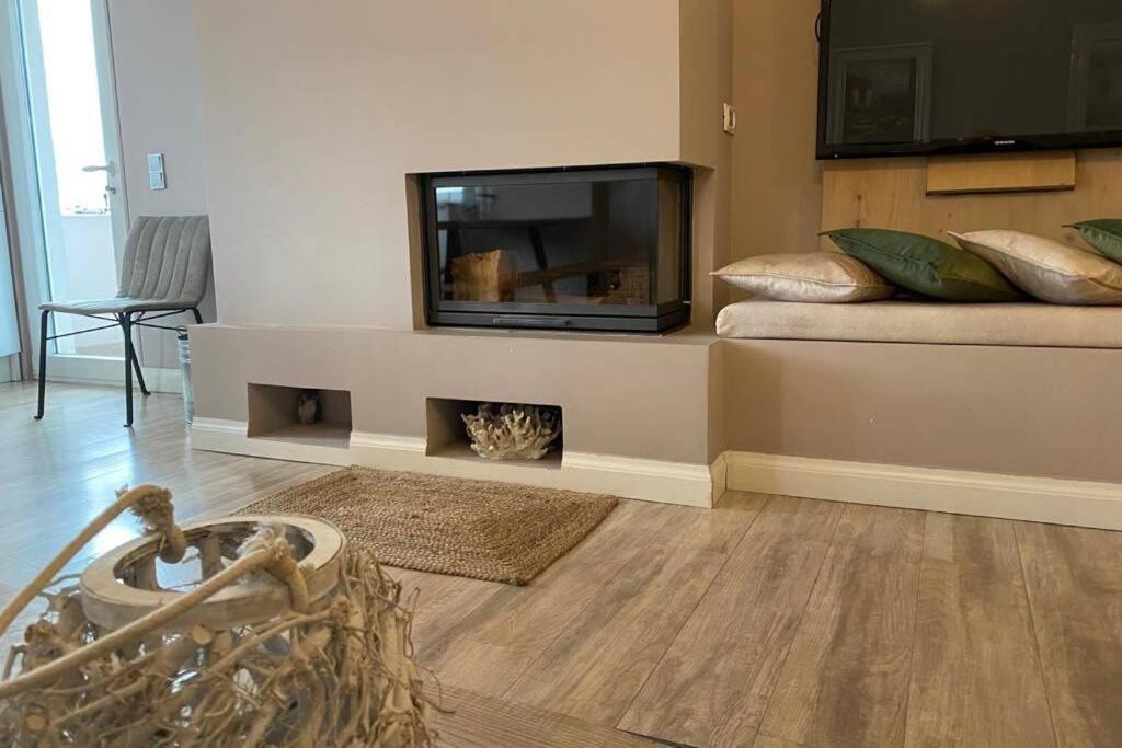 Cozy Lake Front Flat Bequeme Wohnung An Der See 포그라데츠 외부 사진